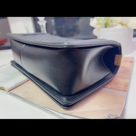 Chanel Le Boy Medium Black Gold Bag - Picture 4 of 5
